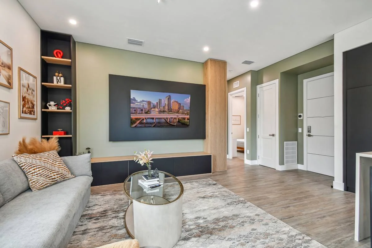 St. Petersburg, FL — Modern Apartment · Downtown Arts District